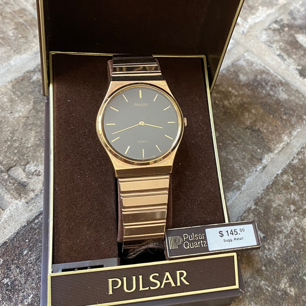 NEW PULSAR Watch Quartz Watch Gold Tone Stainless Steel